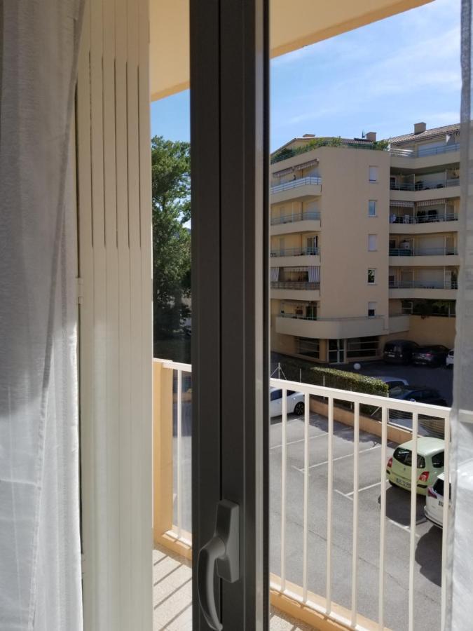 Appartement Terre Et Mer Hyères Exteriör bild