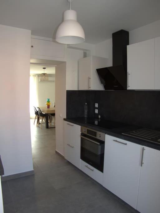 Appartement Terre Et Mer Hyères Exteriör bild